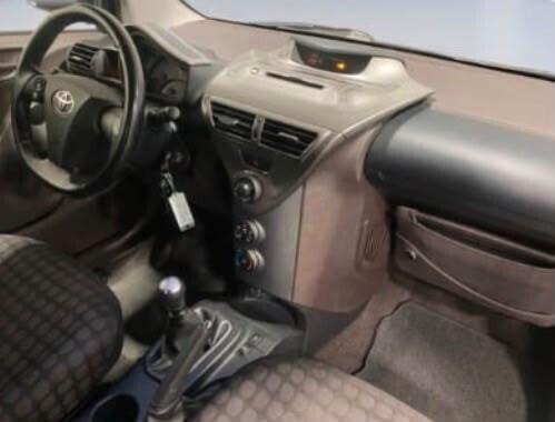 Toyota iQ 1.0 68 Cv - Cerchi in lega - Comandi