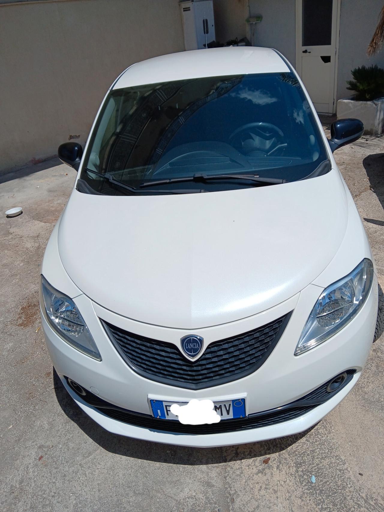 Lancia Ypsilon 1.2 69 CV 5 porte S&S Gold