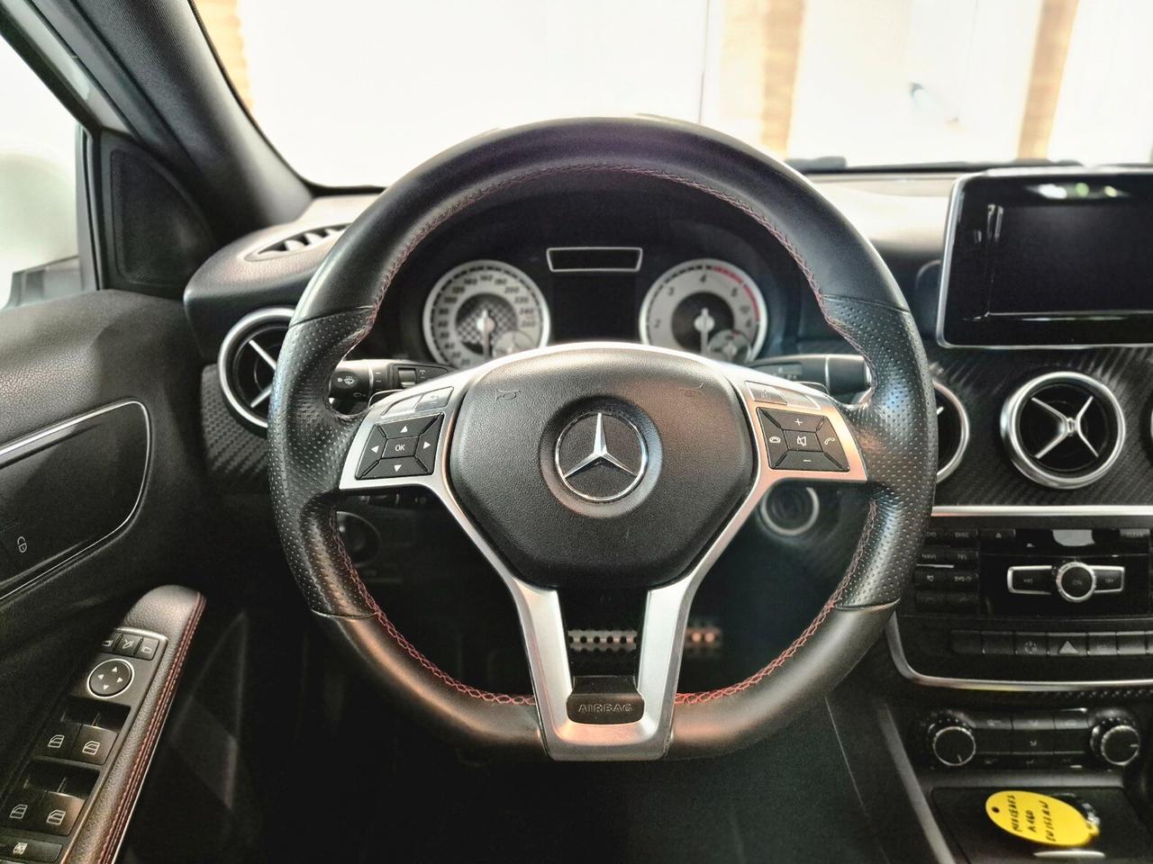 Mercedes A180 Aut. Premium AMG **MOTORE MERCEDES**