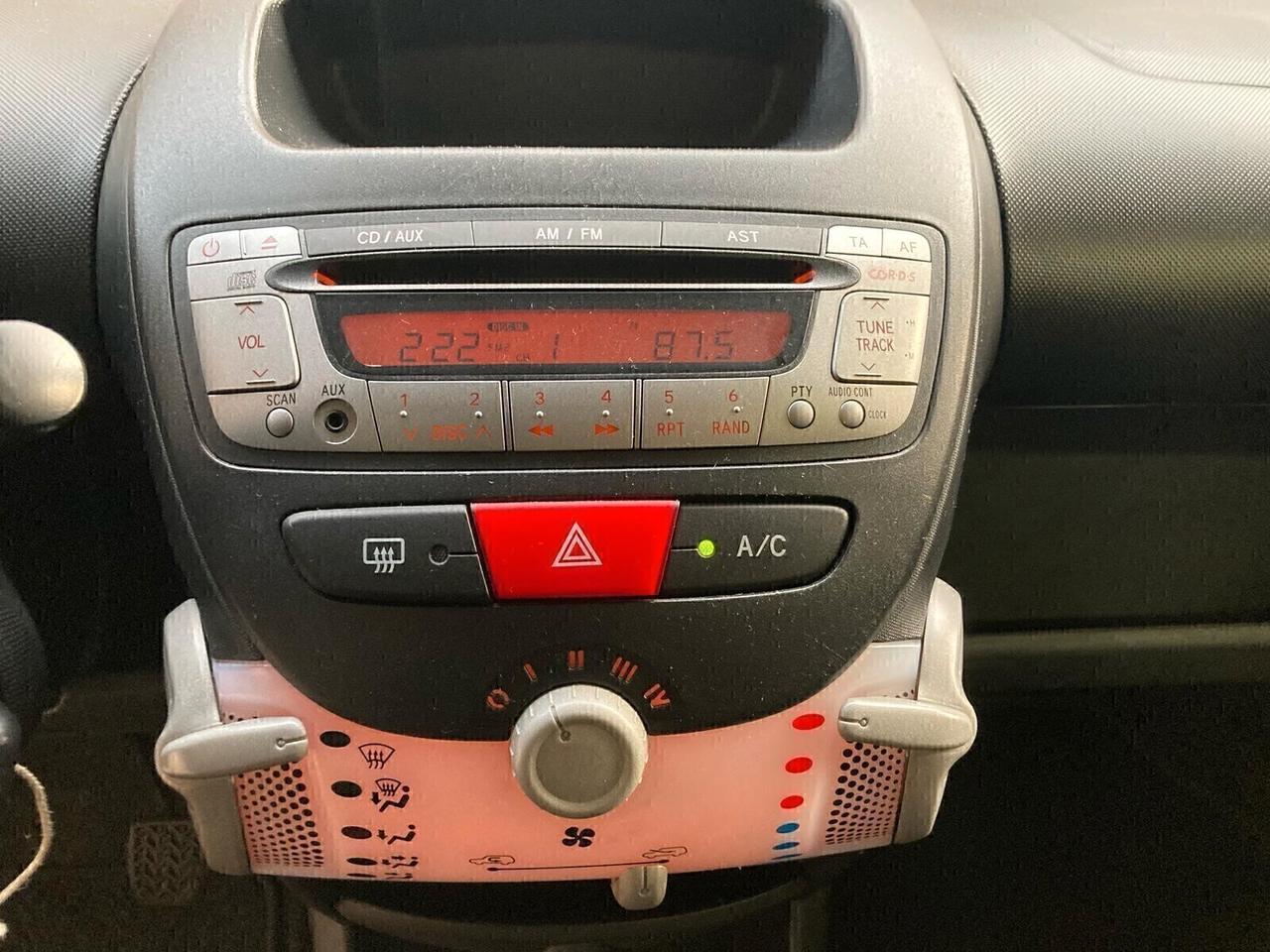 Peugeot 107 1.0 -X NEOPATENTATI-2013