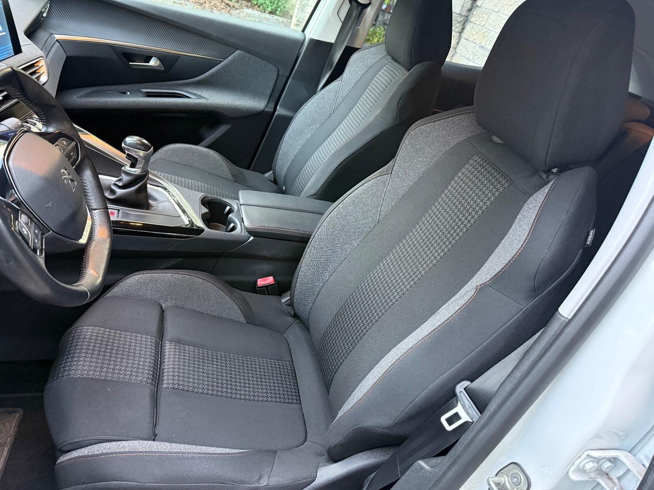 Peugeot 3008 BlueHDi 130 S&S Business