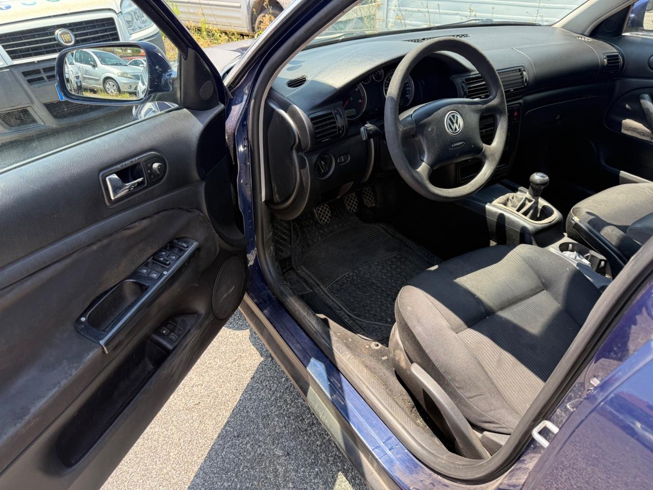 Volkswagen Passat 1.9 TDI/130 CV cat Var. T.line