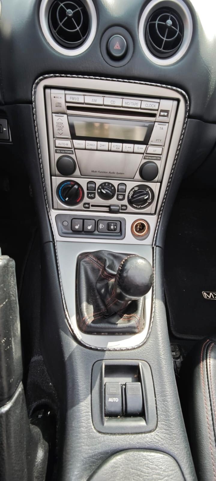 Mazda MX-5 1.6i 16V cat Rainbow