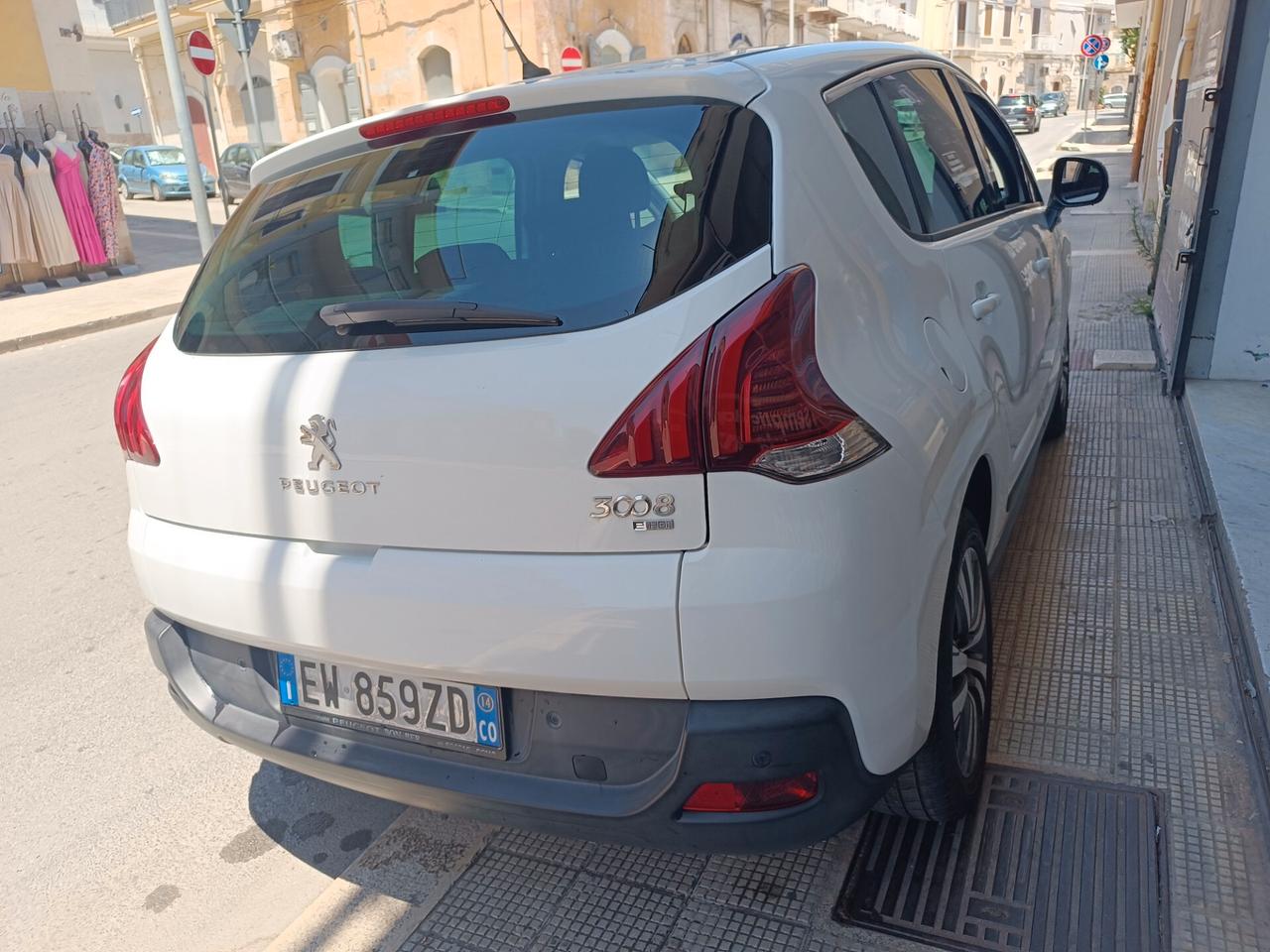 Peugeot 3008 1.6 e-HDi 115CV CAMBIO AUTOMATICO FULL
