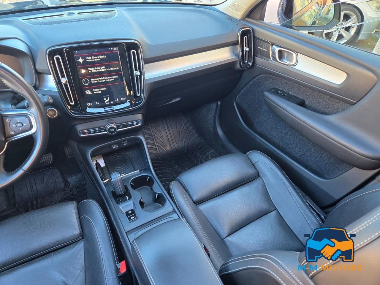 VOLVO XC40 D4 AWD Geartronic Momentum