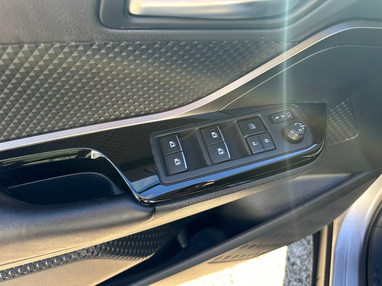 Toyota C-HR 1.8 Hybrid E-CVT Style