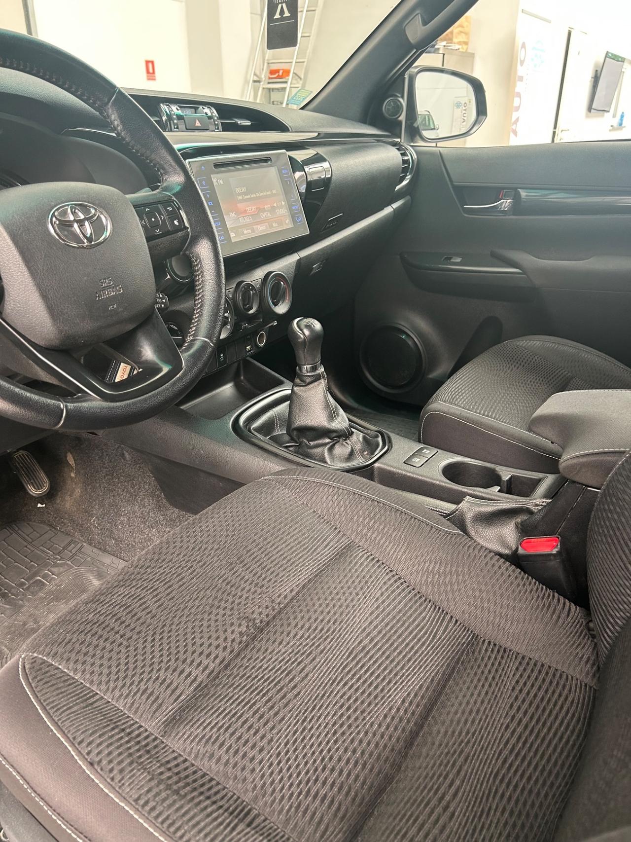 Toyota Hilux 2.4 D-4D 4WD 2 porte Extra Cab Comfort