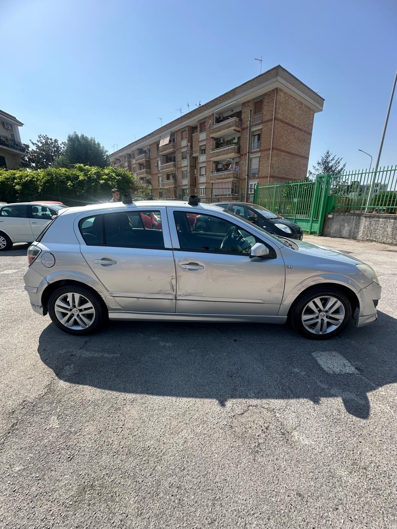 Opel Astra 1.6 T 16V 5 porte Cosmo