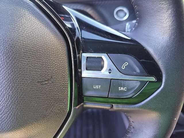 Peugeot 2008 BlueHDi 110 S&S Allure Pack