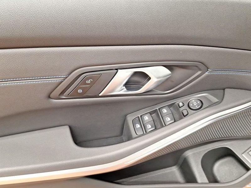 BMW Serie 3 318i MSport Touring auto 18" Live Cockpit Camera Navi