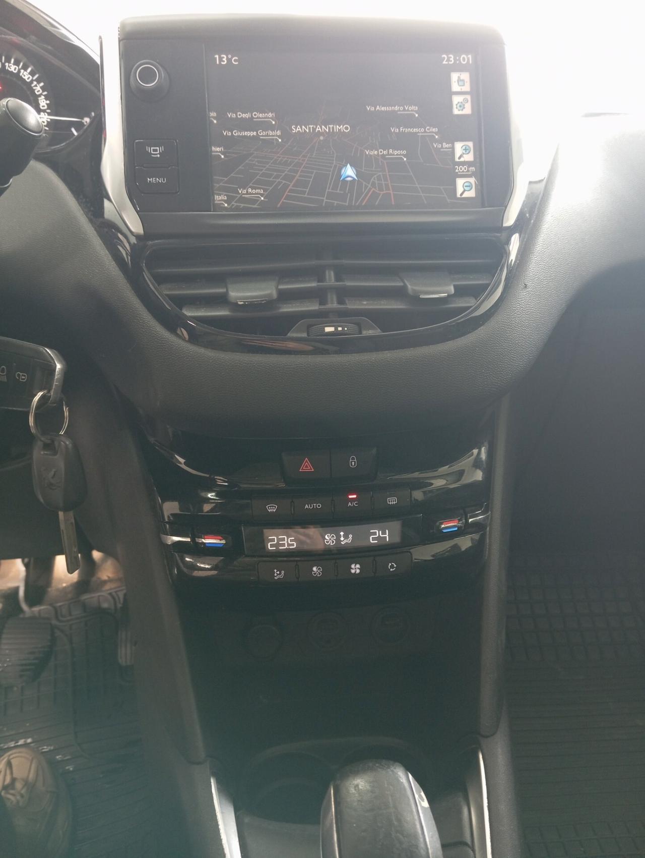 Peugeot 208 1.6 diesel 2012 CON GARANZIA