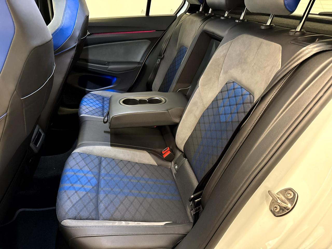 Volkswagen Golf 2.0 TSI DSG 4Motion R