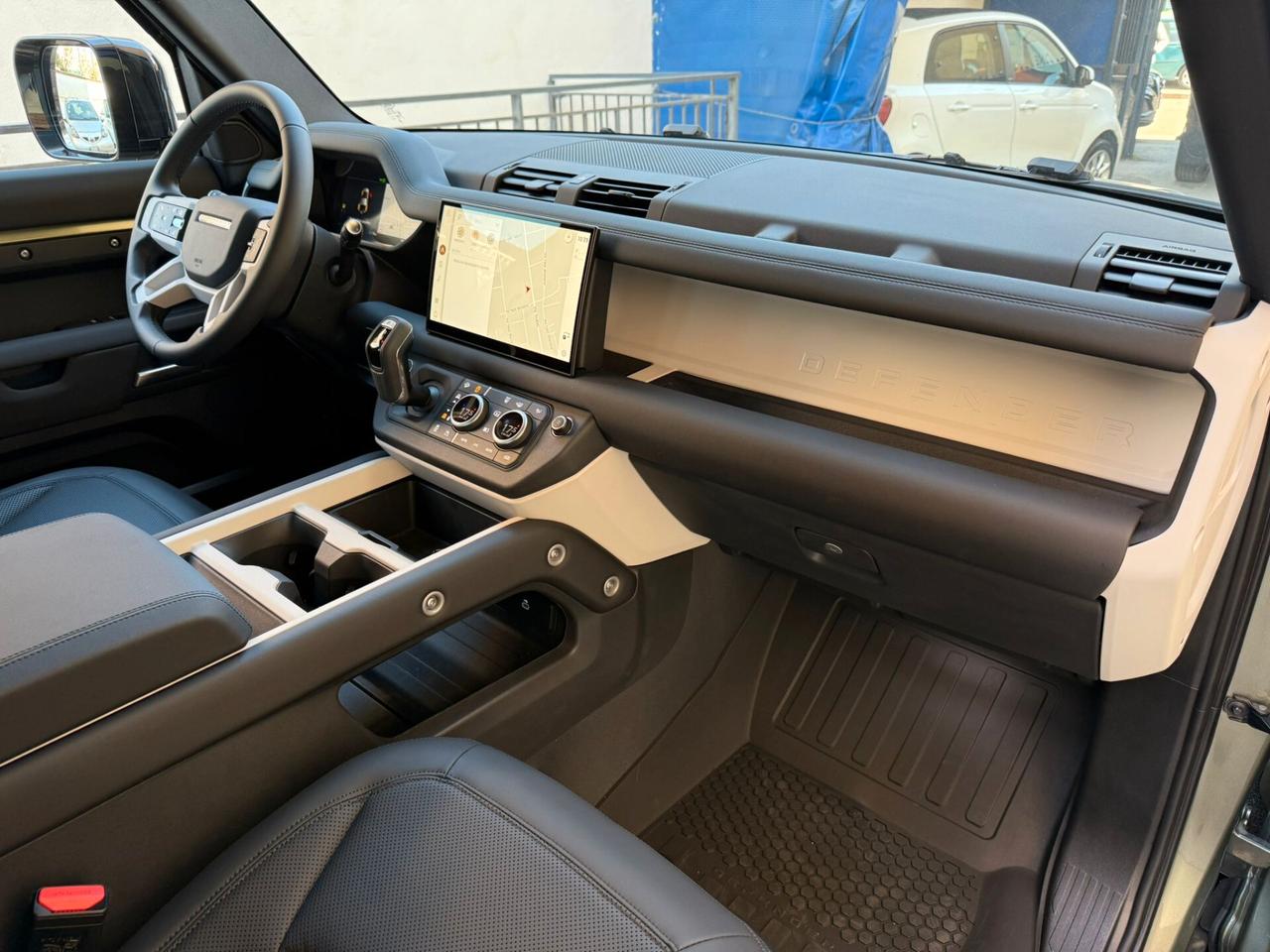 Land Rover Defender 110 3.0D I6 200 CV AWD Auto X-Dynamic SE