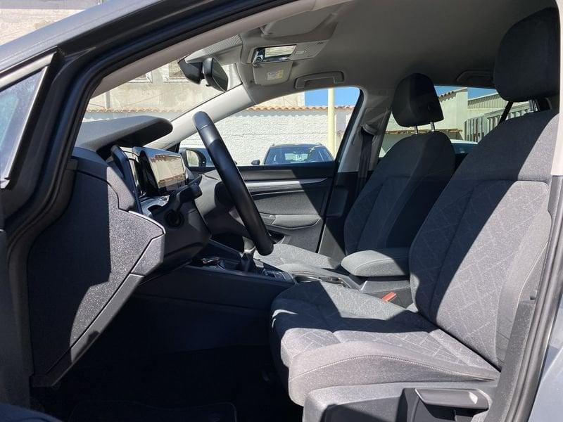 Volkswagen Golf 8 Life 2.0 TDI 116CV