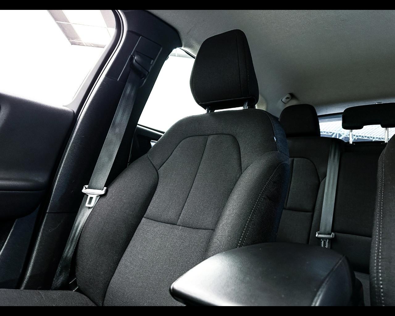 VOLVO XC40 (2017-->) - XC40 D3 Geartronic Momentum Core