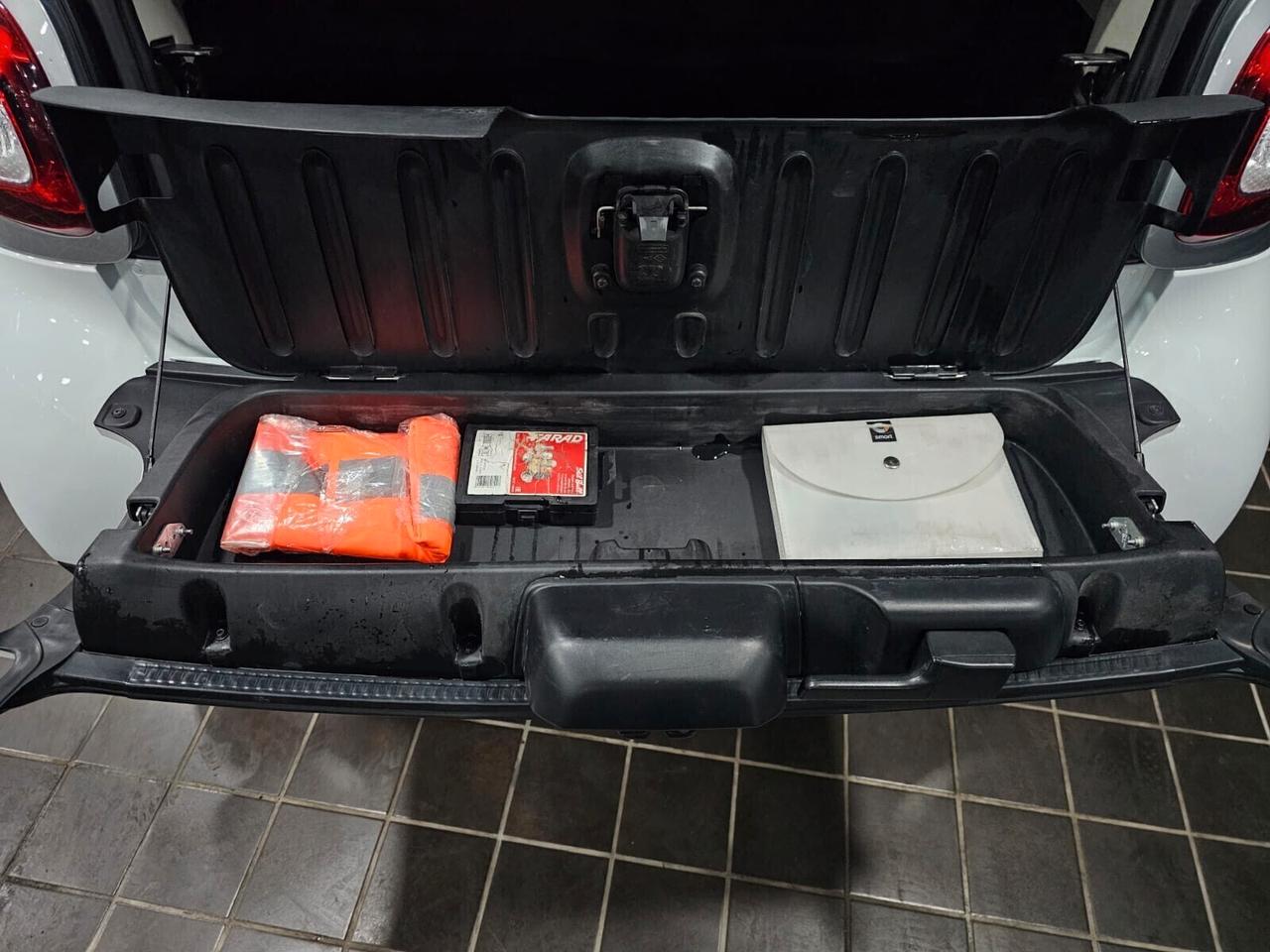 NUOVA SMART FORTWO SUPER PASSION 1.0 BENZ 71CV TWINAMIC