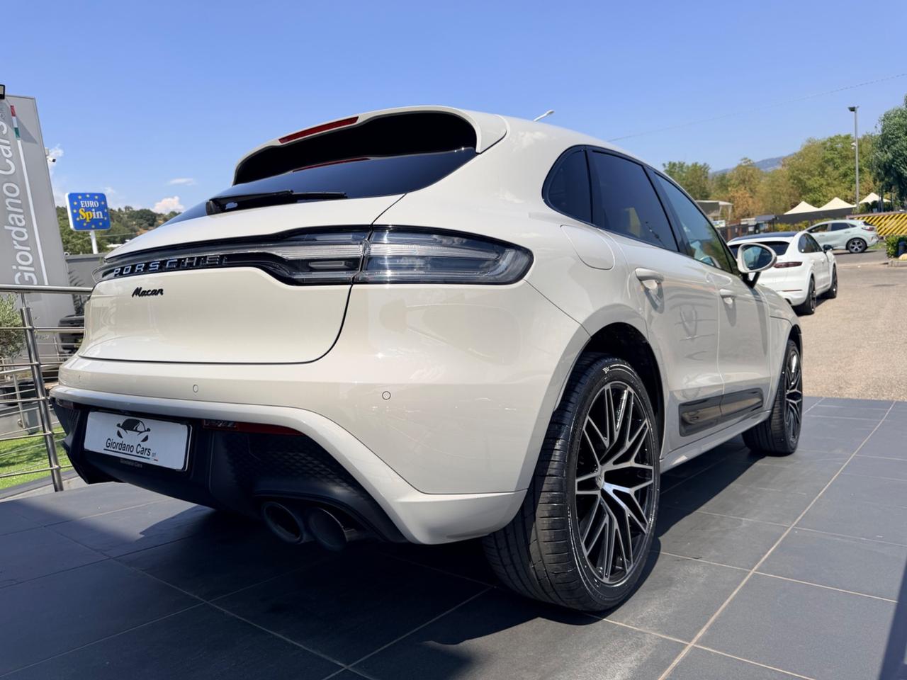 Porsche Macan 2.0 i 265cv open edition colore gesso