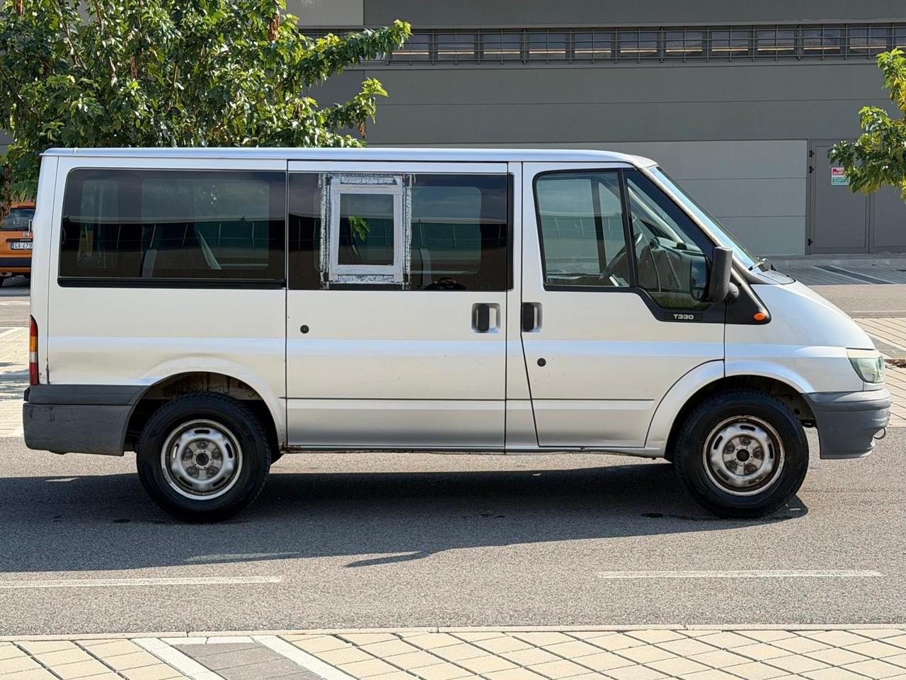 Ford Transit Bus 9 posti