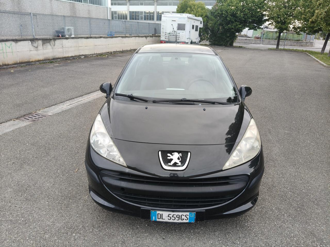 Peugeot 207 1.4 3 porte PER NEOPATENTATI