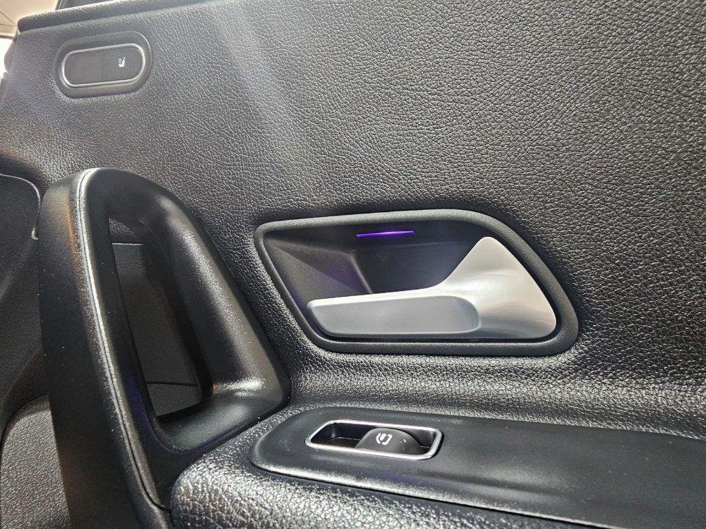 Mercedes-Benz A 180 d Automatic Business Luci Ambient