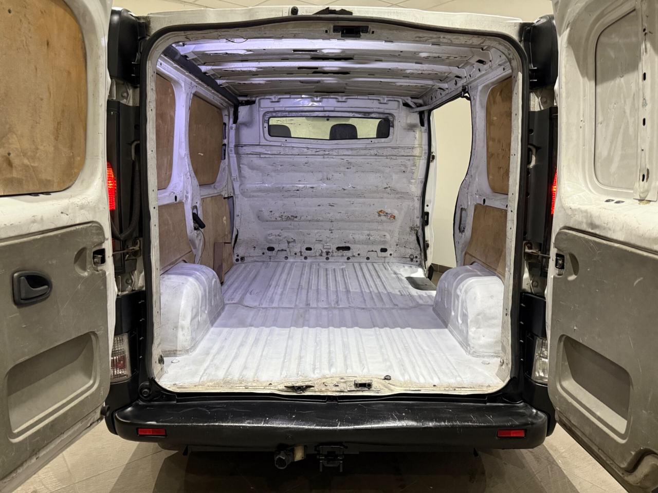 Opel Vivaro 1.9 CDTI 100CV/KW73 Gancio traino