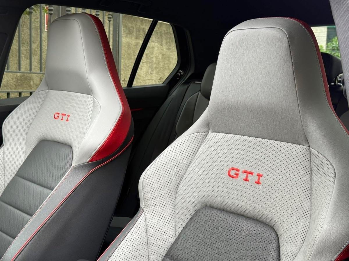 Volkswagen Golf 8 GTI 2.0 TSI 245 CV
