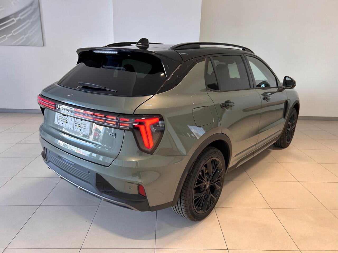 Lynk&co 01 PHEV More