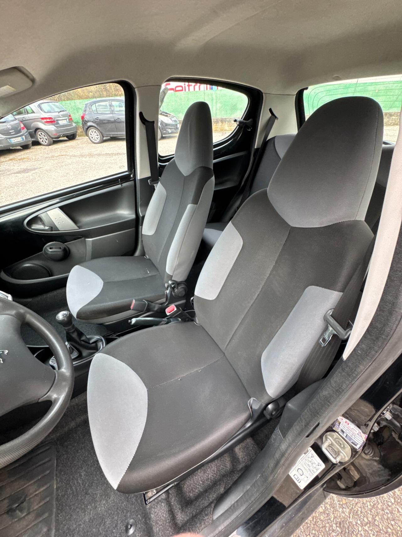 Peugeot 107 1.0 50kW 5P Benz *UNICO PROPRIETARIO*