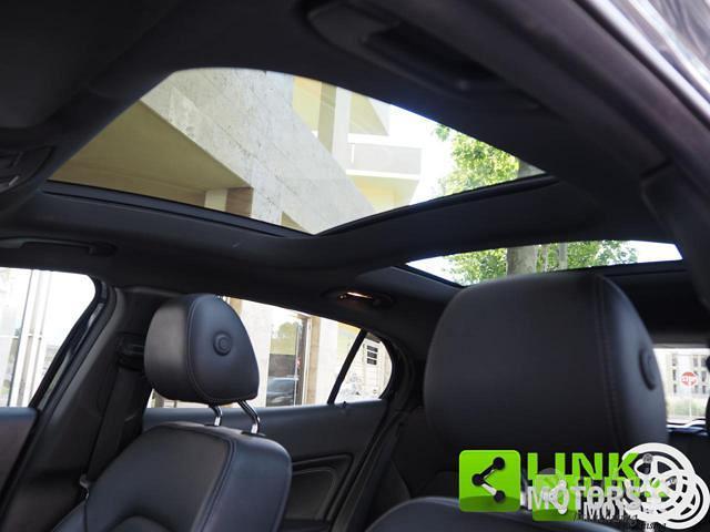 MERCEDES-BENZ GLA 200 d Automatic 4Matic Premium