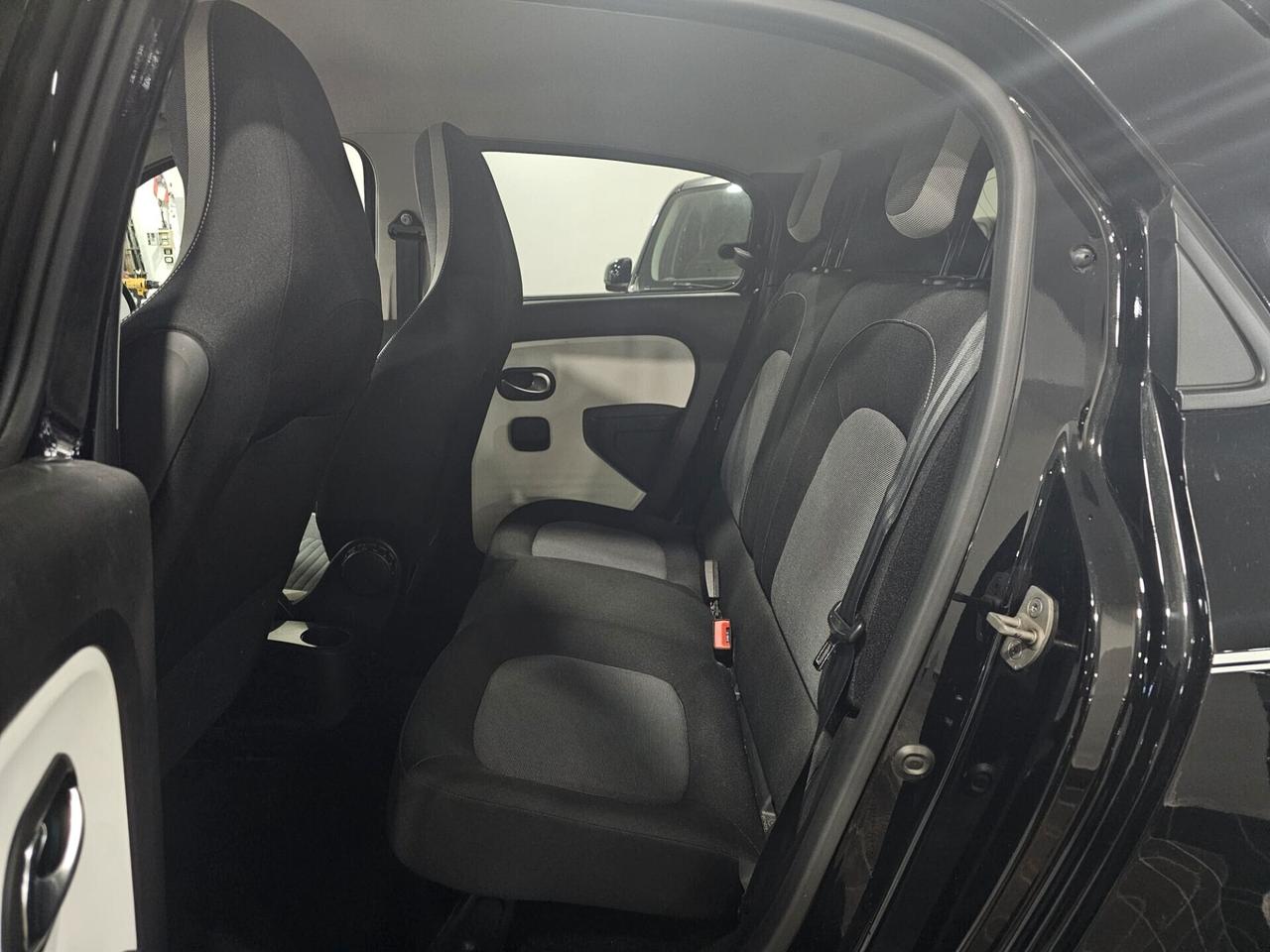 NUOVA RENAULT TWINGO INTENS TCe 0.9 BENZ 90CV TOTAL BLACK EDITION