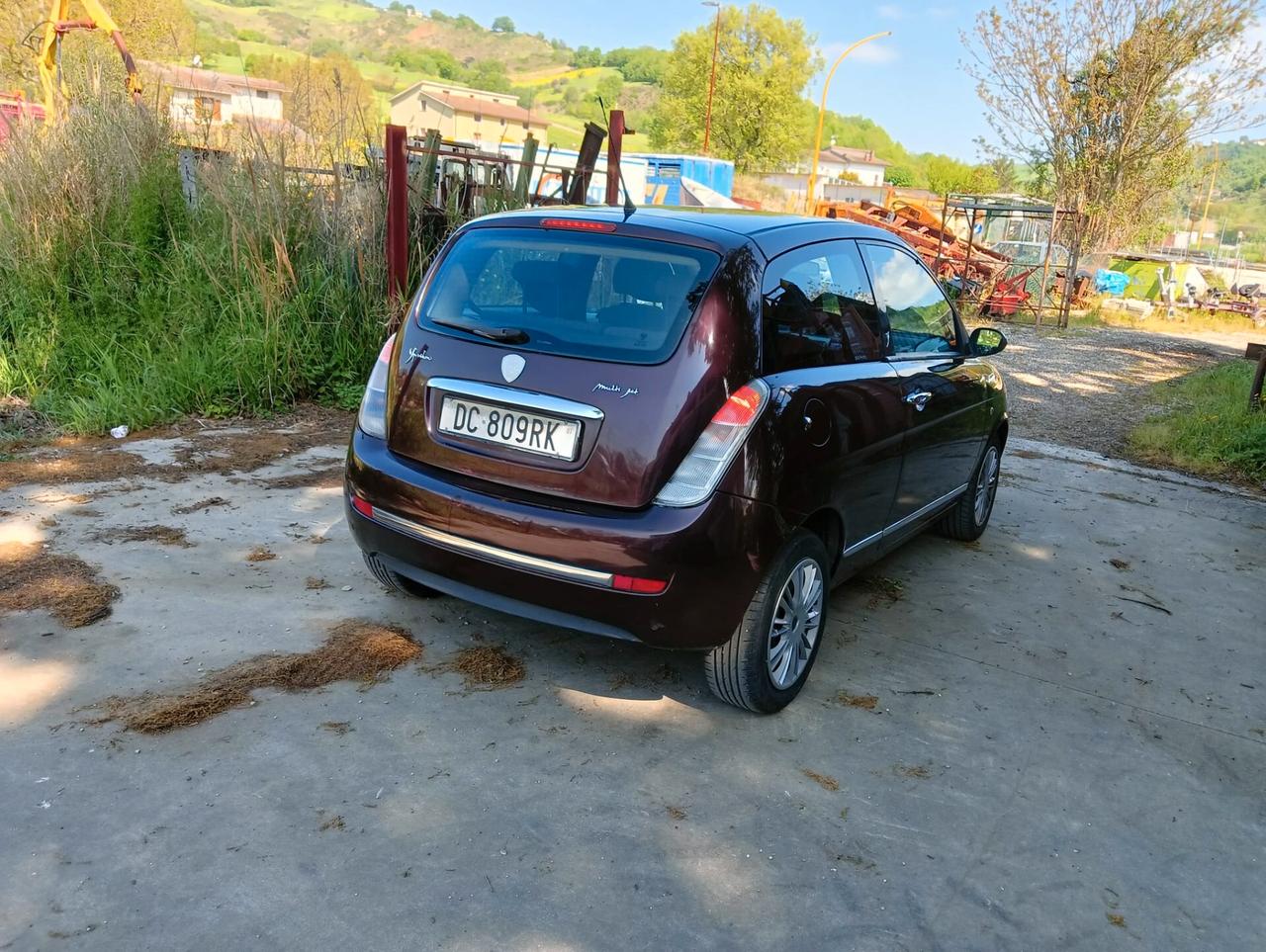 Lancia Ypsilon 1.3 MJT 75 CV Oro Bianco