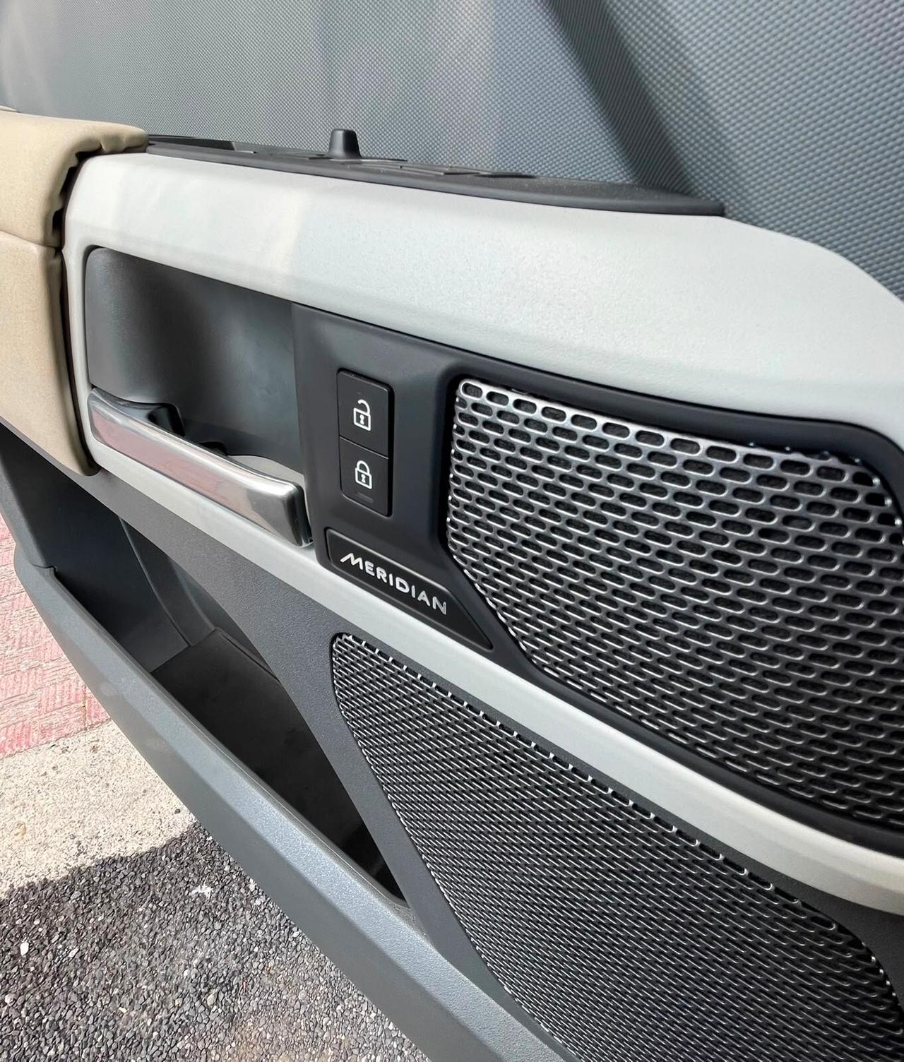 Land Rover Defender 110 3.0D 200 CV AWD SE 2023