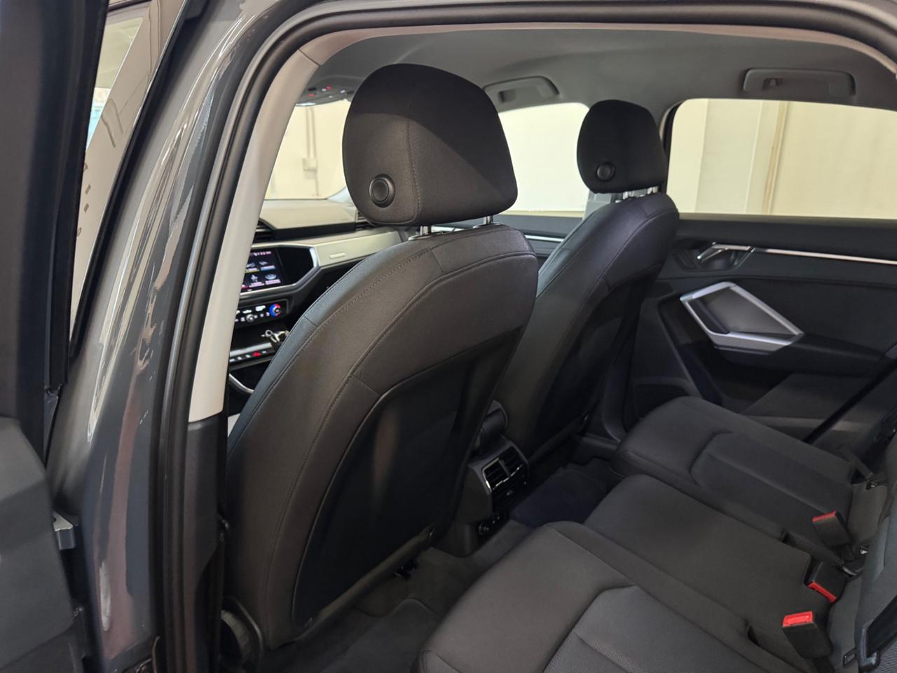 AUDI Q3 SPB 35 TDI S TRONIC IDENTITY BLACK - MY21