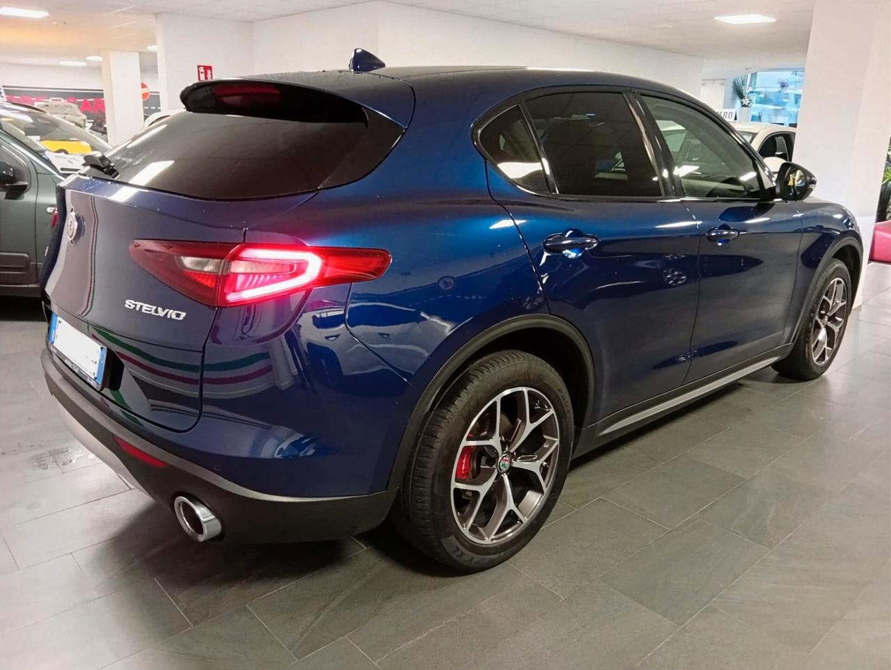 Alfa Romeo Stelvio 2.2 Turbodiesel 210 CV AT8 Q4 Executive