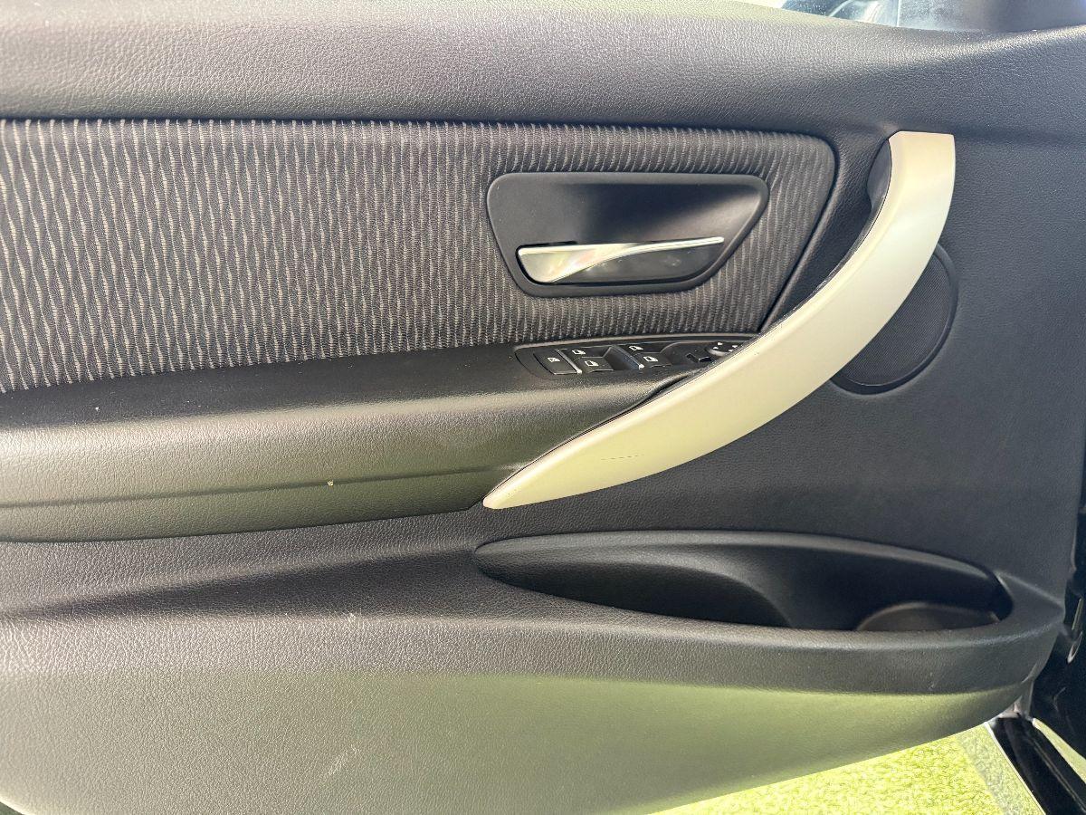 BMW - Serie 3 Touring 318d Touring Business Advantage auto