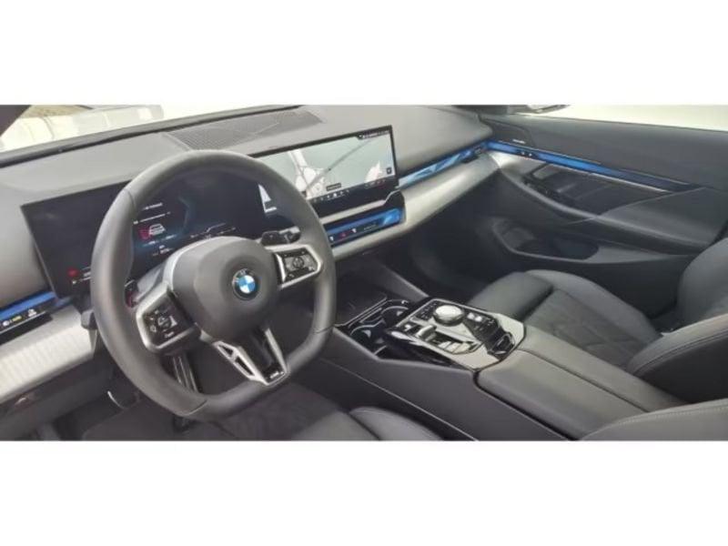 BMW Serie 5 520i sDrive M Sport Pro Gancio Iconic Glow 19" Tetto