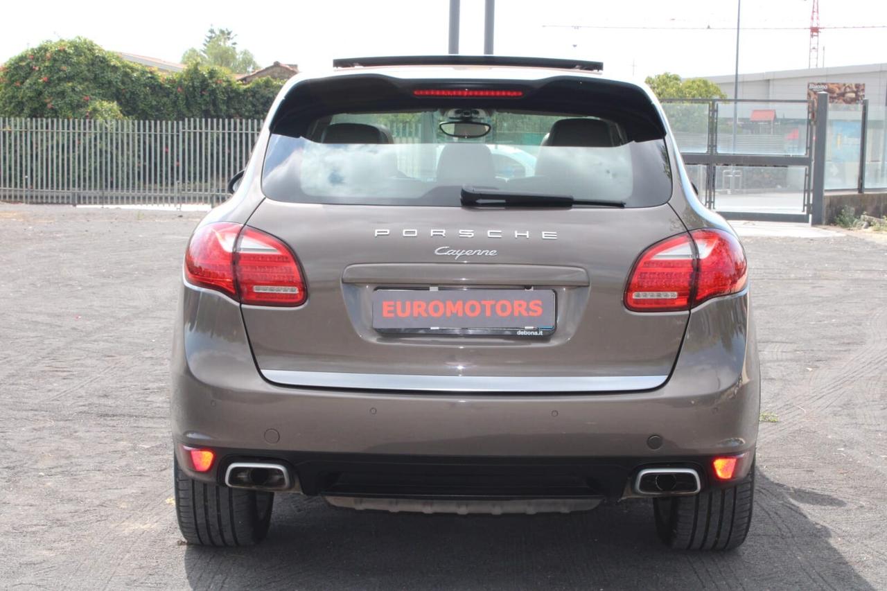 Porsche Cayenne 3.0 Diesel Tua da 270€ al mese