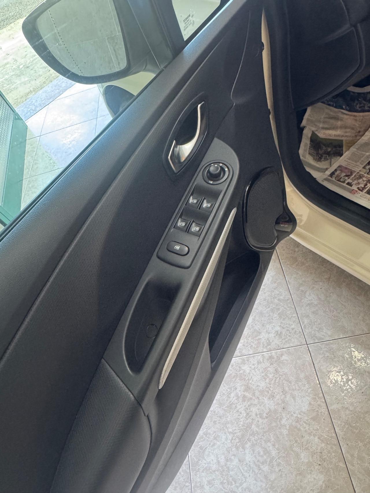 Renault Clio dCi 8V 75CV Start&Stop 5 porte Energy Life