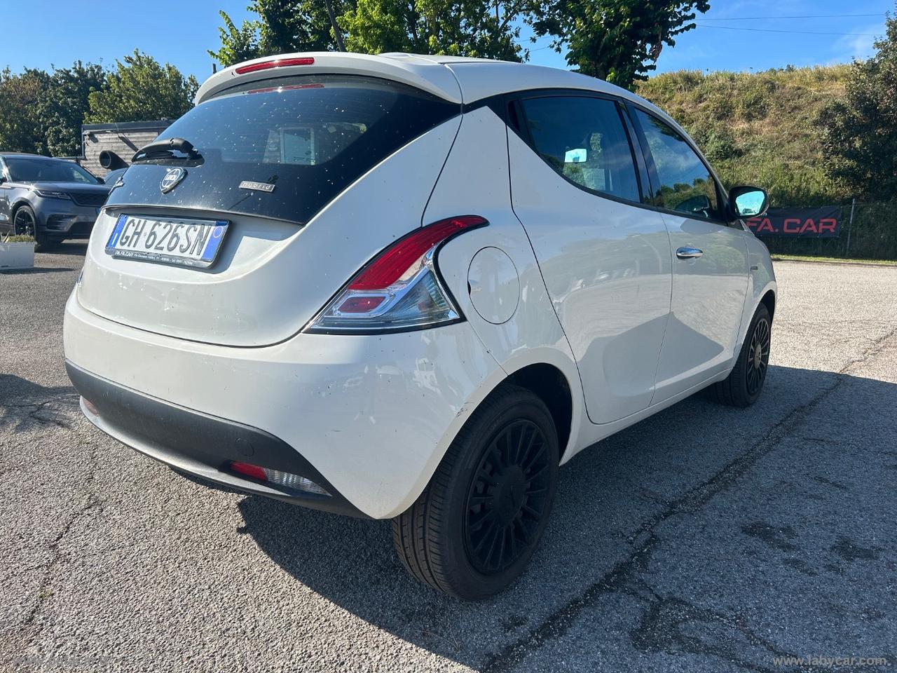 LANCIA Ypsilon 1.0 FireFly 5pS&S Hyb. Eco Silv.