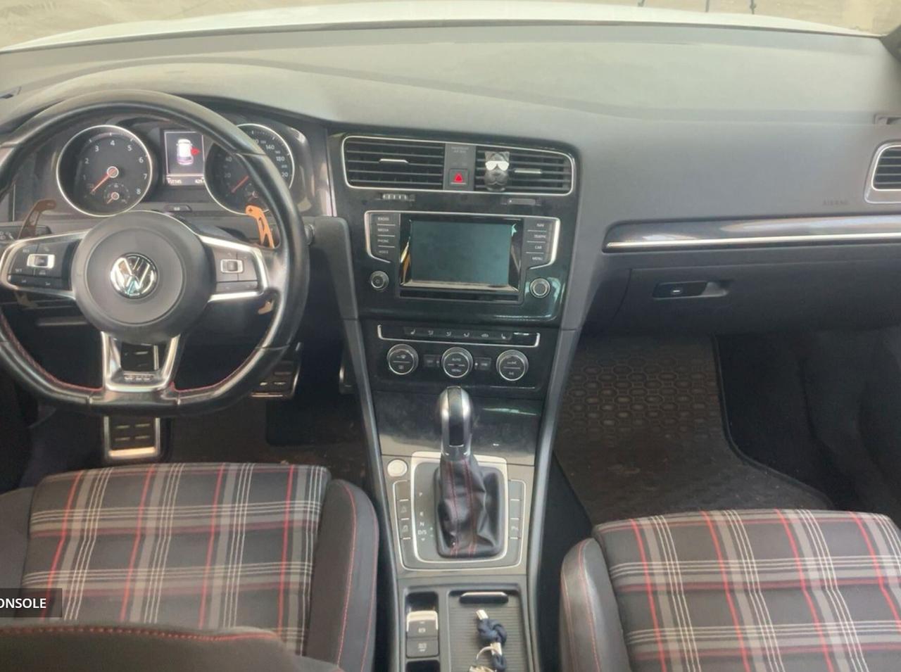Volkswagen Golf GTI Performance 2.0 TSI DSG