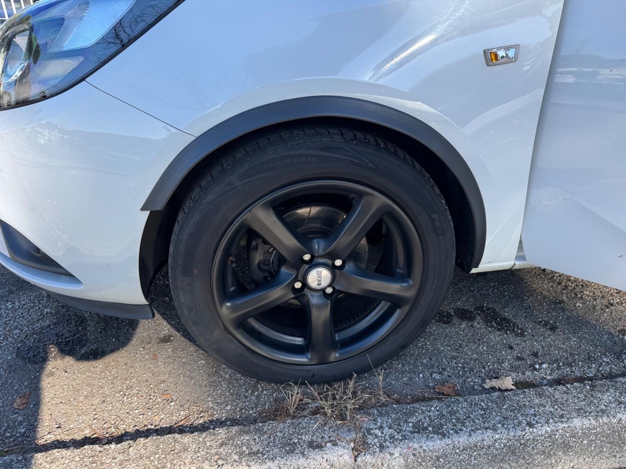 Opel Corsa 1.4 90CV GPL 5P neopaten garanzia 12 mesi