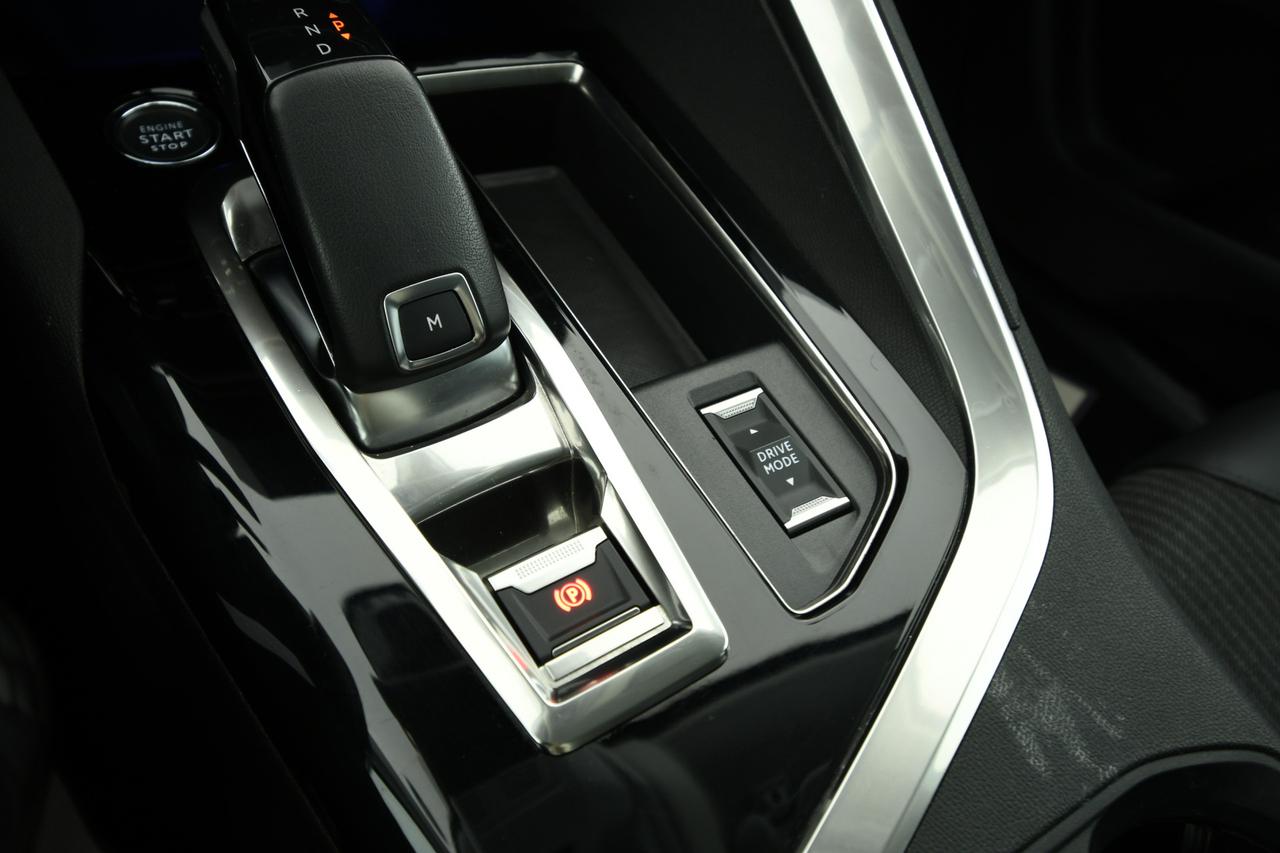 PEUGEOT 3008 1.5 bluehdi Allure Pack s&s 130cv eat8 CAMERA+APP CONNECT+C18"