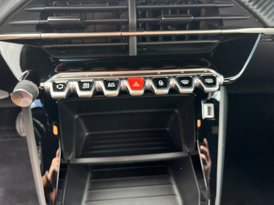 Peugeot 2008 1.2 puretech Active Pack s&s 130cv