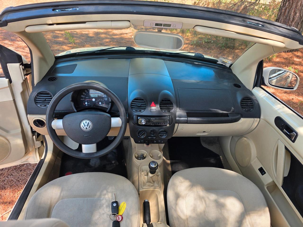 Volkswagen New Beetle 1.6 Cabrio