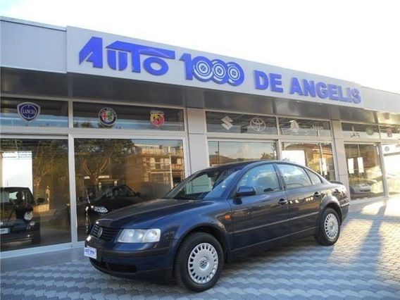 VOLKSWAGEN Passat 1.9 TDI 110 CV ** BERLINA ** UNICO PROPRIETARIO
