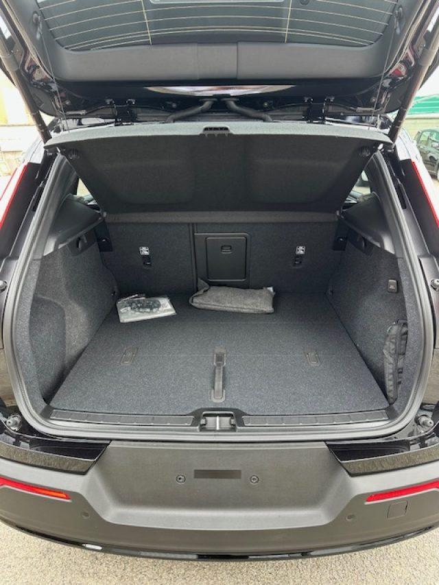 VOLVO XC40 B4 automatico Ultra Black Edition