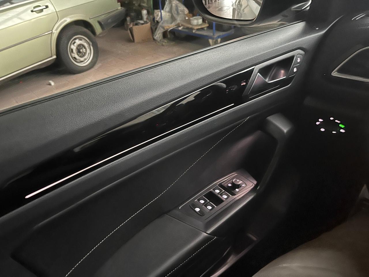 Volkswagen T-Roc 1.5 TSI ACT R-Line 10/2022 **KM 68198**