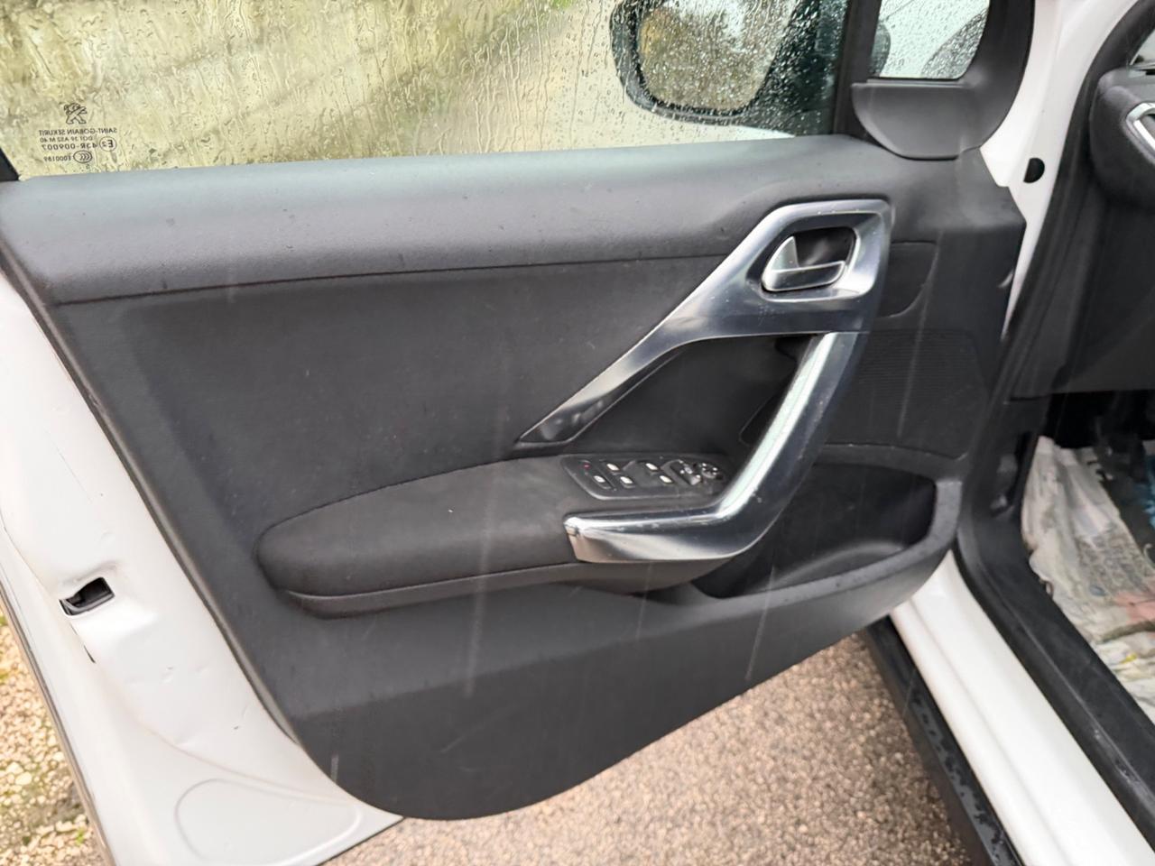 Peugeot 2008 BlueHDi 120 S&S Allure