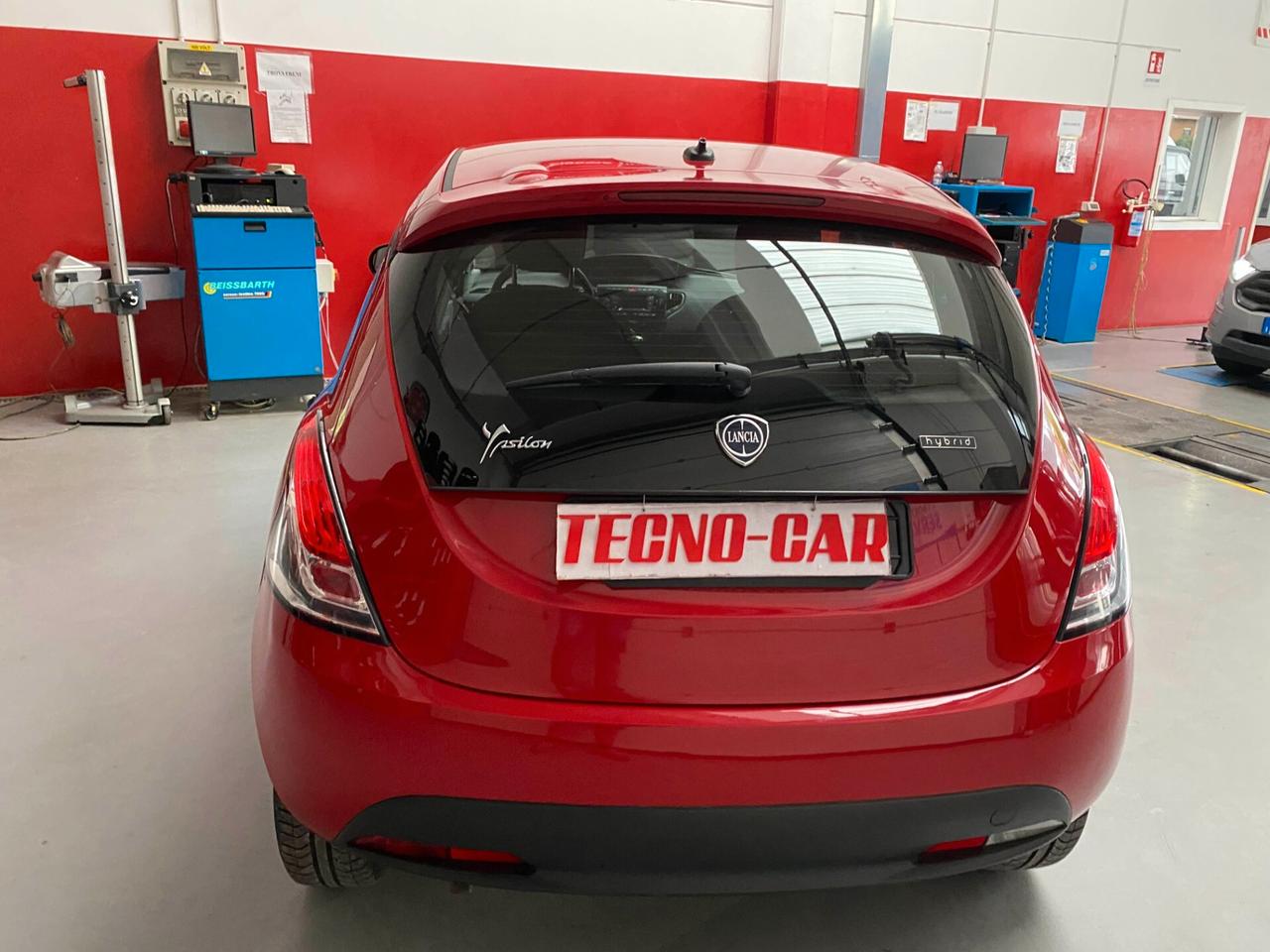 Lancia Ypsilon 1.0 FireFly 5 porte S&S Hybrid Ecochic Silver