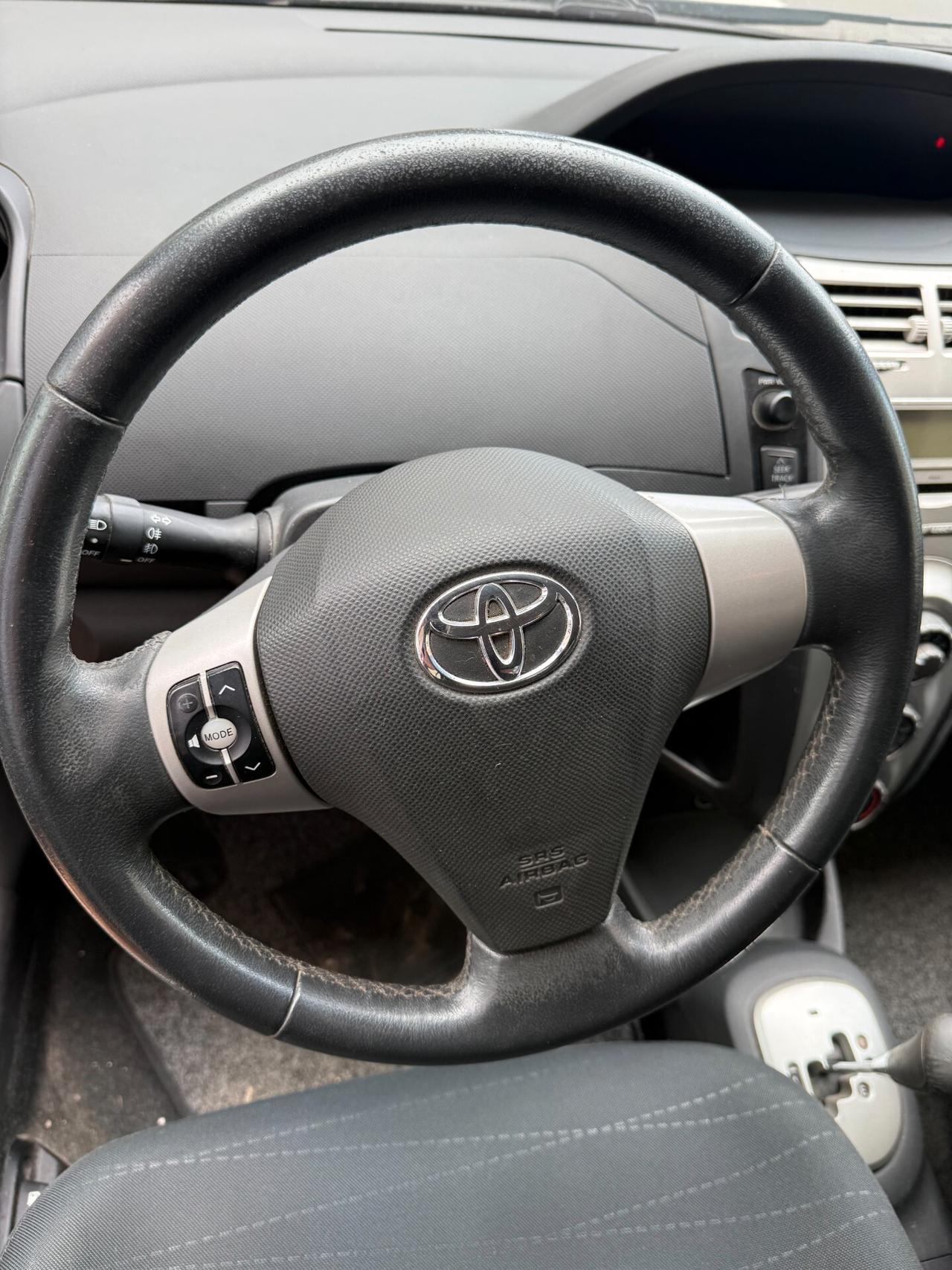 Toyota Yaris 1.4 D-4D 5 porte Navi